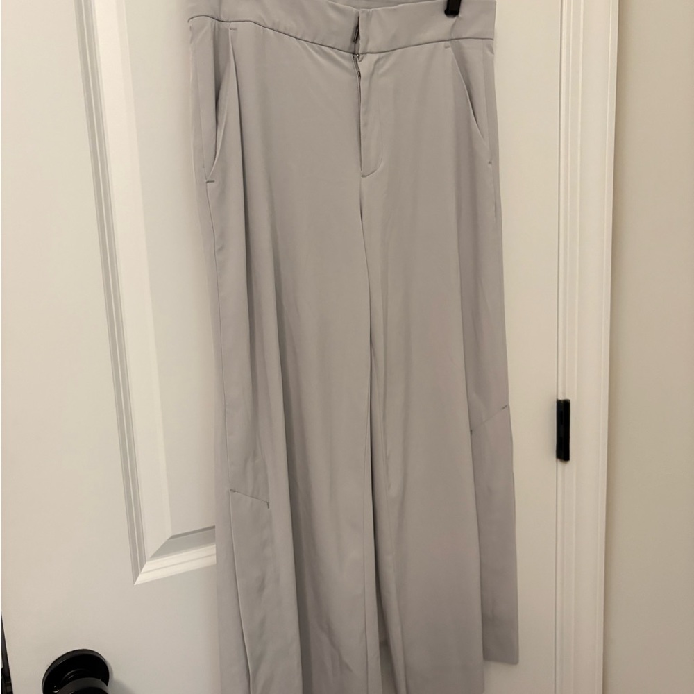 Athleta Gray Wide-Leg Capris with Snaps